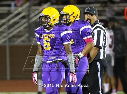 Thumbnail 3 in Paramount vs. Lynwood photogallery.