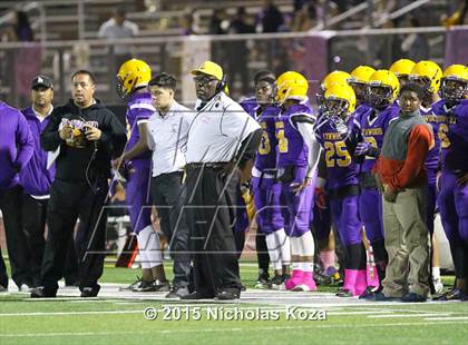 Thumbnail 3 in Paramount vs. Lynwood photogallery.