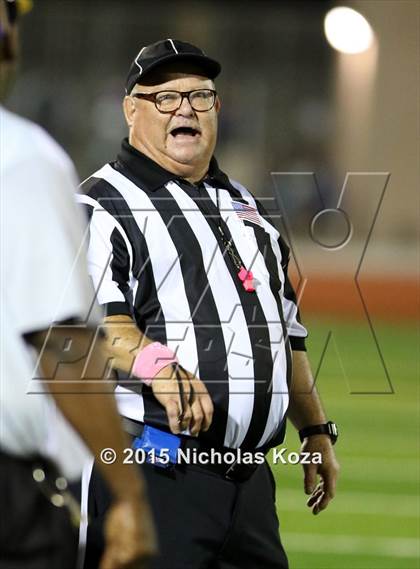 Thumbnail 1 in Paramount vs. Lynwood photogallery.