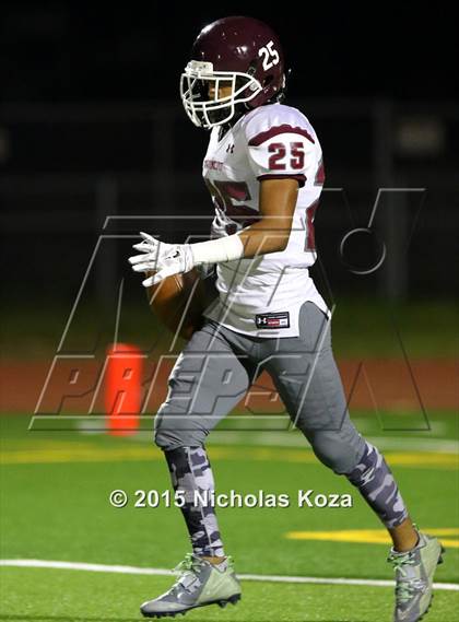 Thumbnail 2 in Paramount vs. Lynwood photogallery.