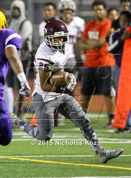 Thumbnail 3 in Paramount vs. Lynwood photogallery.