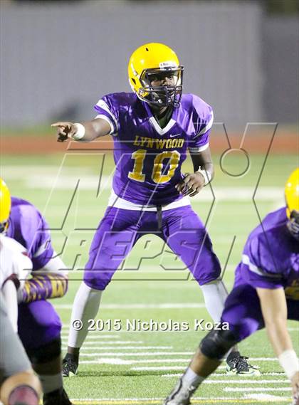 Thumbnail 2 in Paramount vs. Lynwood photogallery.