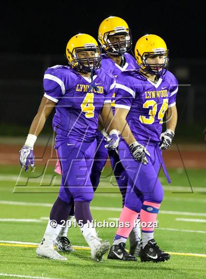 Thumbnail 1 in Paramount vs. Lynwood photogallery.
