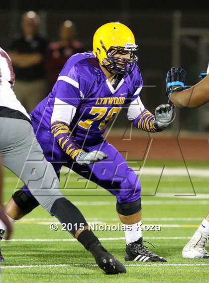 Thumbnail 1 in Paramount vs. Lynwood photogallery.