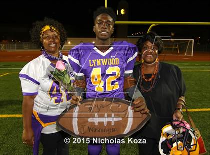 Thumbnail 1 in Paramount vs. Lynwood photogallery.