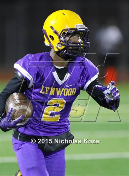 Thumbnail 3 in Paramount vs. Lynwood photogallery.