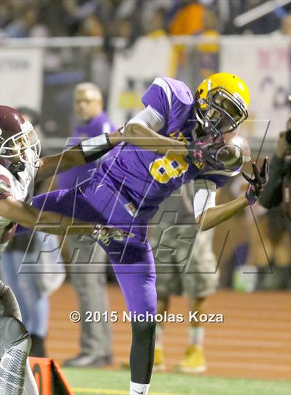 Thumbnail 1 in Paramount vs. Lynwood photogallery.
