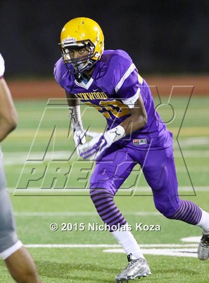 Thumbnail 2 in Paramount vs. Lynwood photogallery.