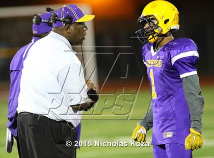 Thumbnail 2 in Paramount vs. Lynwood photogallery.