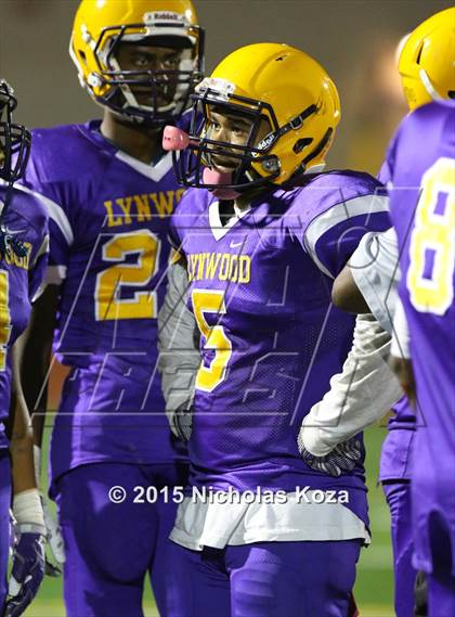 Thumbnail 1 in Paramount vs. Lynwood photogallery.