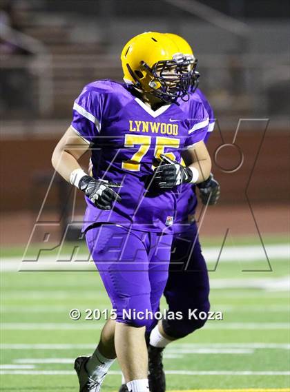 Thumbnail 3 in Paramount vs. Lynwood photogallery.