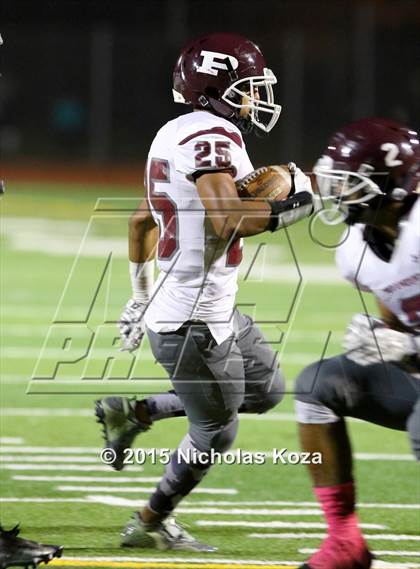 Thumbnail 1 in Paramount vs. Lynwood photogallery.