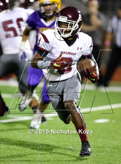 Thumbnail 1 in Paramount vs. Lynwood photogallery.