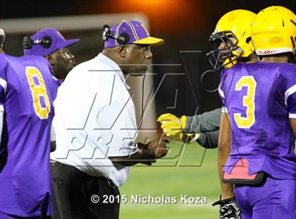 Thumbnail 1 in Paramount vs. Lynwood photogallery.