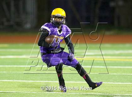 Thumbnail 2 in Paramount vs. Lynwood photogallery.