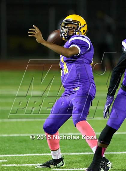 Thumbnail 3 in Paramount vs. Lynwood photogallery.