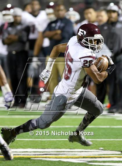 Thumbnail 2 in Paramount vs. Lynwood photogallery.