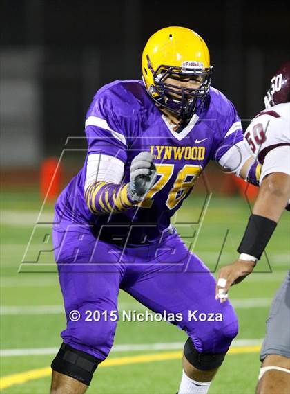 Thumbnail 1 in Paramount vs. Lynwood photogallery.