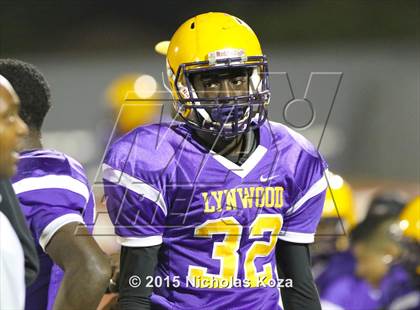 Thumbnail 2 in Paramount vs. Lynwood photogallery.