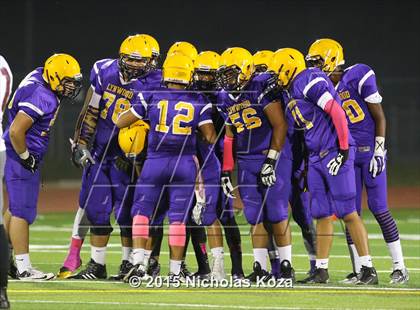 Thumbnail 2 in Paramount vs. Lynwood photogallery.