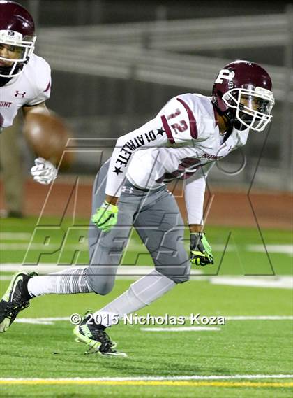 Thumbnail 2 in Paramount vs. Lynwood photogallery.
