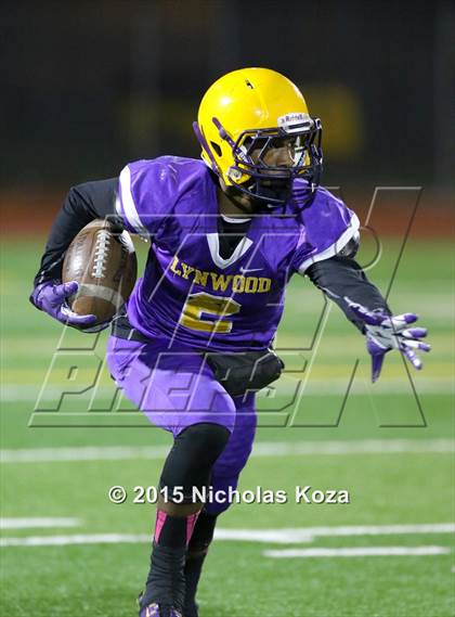 Thumbnail 1 in Paramount vs. Lynwood photogallery.