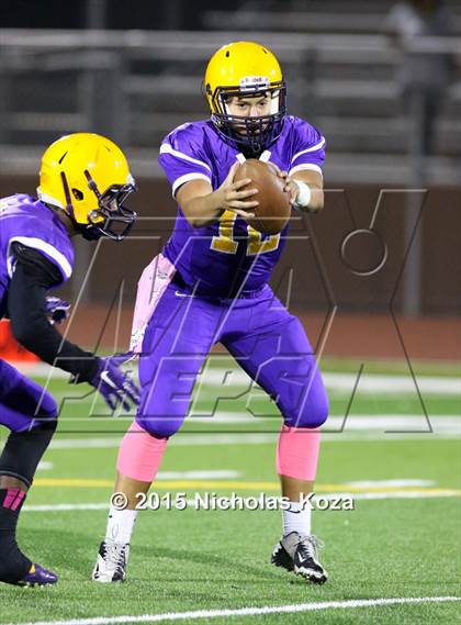 Thumbnail 2 in Paramount vs. Lynwood photogallery.