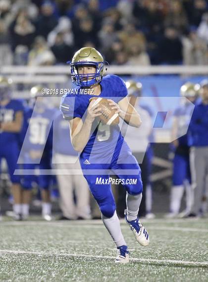 Thumbnail 1 in Brentwood vs. Ravenwood (TSSAA 6A D1 Quarterfinal) photogallery.