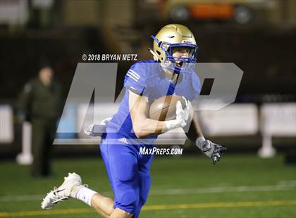 Thumbnail 3 in Brentwood vs. Ravenwood (TSSAA 6A D1 Quarterfinal) photogallery.