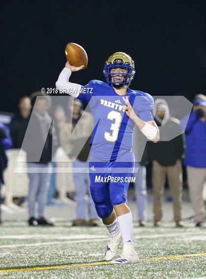 Thumbnail 3 in Brentwood vs. Ravenwood (TSSAA 6A D1 Quarterfinal) photogallery.
