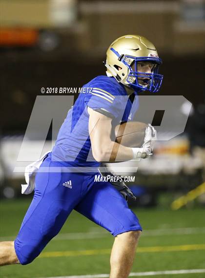 Thumbnail 1 in Brentwood vs. Ravenwood (TSSAA 6A D1 Quarterfinal) photogallery.