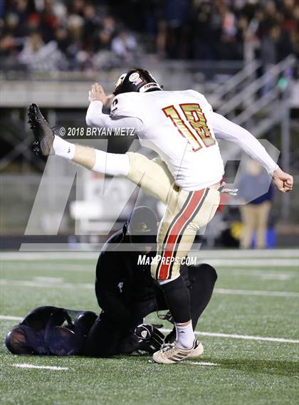 Thumbnail 1 in Brentwood vs. Ravenwood (TSSAA 6A D1 Quarterfinal) photogallery.