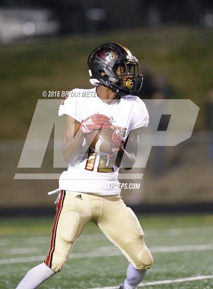 Thumbnail 3 in Brentwood vs. Ravenwood (TSSAA 6A D1 Quarterfinal) photogallery.
