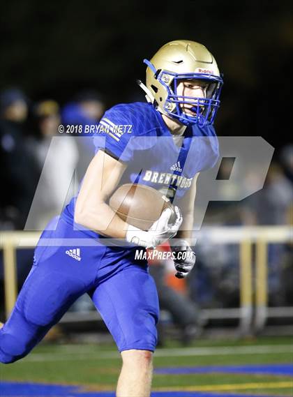 Thumbnail 3 in Brentwood vs. Ravenwood (TSSAA 6A D1 Quarterfinal) photogallery.