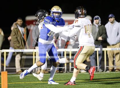 Thumbnail 3 in Brentwood vs. Ravenwood (TSSAA 6A D1 Quarterfinal) photogallery.