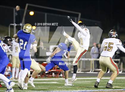 Thumbnail 3 in Brentwood vs. Ravenwood (TSSAA 6A D1 Quarterfinal) photogallery.