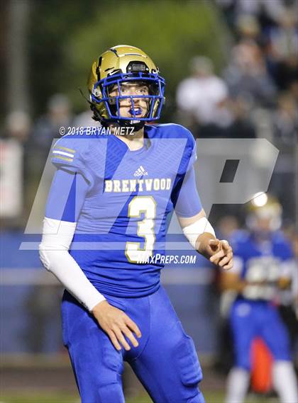 Thumbnail 3 in Brentwood vs. Ravenwood (TSSAA 6A D1 Quarterfinal) photogallery.