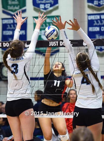 Thumbnail 2 in Villa Park vs. 'Iolani (Durango Fall Classic) photogallery.