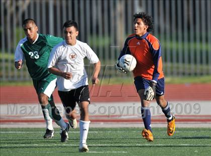 Thumbnail 3 in Poteet vs. W. Mesquite (Class 4A, Region II semifinals) photogallery.