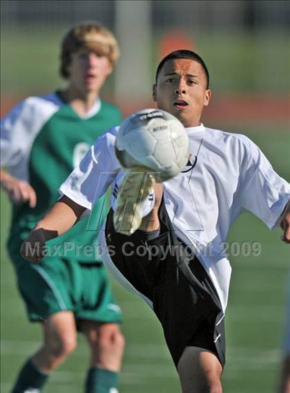 Thumbnail 3 in Poteet vs. W. Mesquite (Class 4A, Region II semifinals) photogallery.