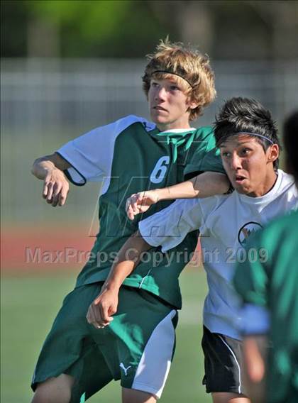 Thumbnail 2 in Poteet vs. W. Mesquite (Class 4A, Region II semifinals) photogallery.