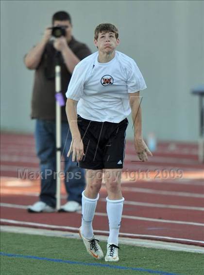 Thumbnail 1 in Poteet vs. W. Mesquite (Class 4A, Region II semifinals) photogallery.