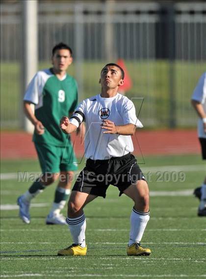 Thumbnail 1 in Poteet vs. W. Mesquite (Class 4A, Region II semifinals) photogallery.