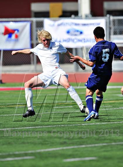 Thumbnail 3 in Lennox Academy vs. Nuview Bridge (CIF SS D7 Final) photogallery.
