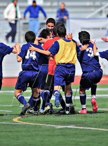 Thumbnail 3 in Lennox Academy vs. Nuview Bridge (CIF SS D7 Final) photogallery.