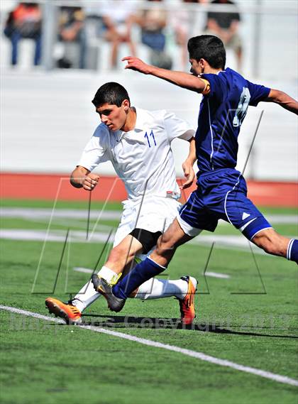 Thumbnail 3 in Lennox Academy vs. Nuview Bridge (CIF SS D7 Final) photogallery.