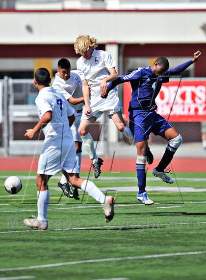 Thumbnail 2 in Lennox Academy vs. Nuview Bridge (CIF SS D7 Final) photogallery.
