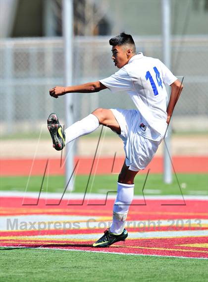 Thumbnail 2 in Lennox Academy vs. Nuview Bridge (CIF SS D7 Final) photogallery.