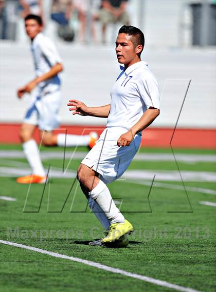 Thumbnail 2 in Lennox Academy vs. Nuview Bridge (CIF SS D7 Final) photogallery.