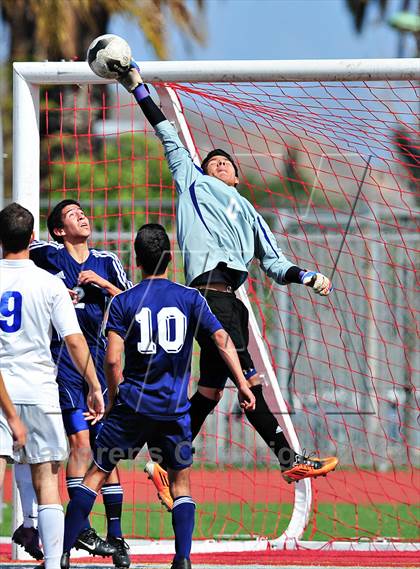 Thumbnail 1 in Lennox Academy vs. Nuview Bridge (CIF SS D7 Final) photogallery.